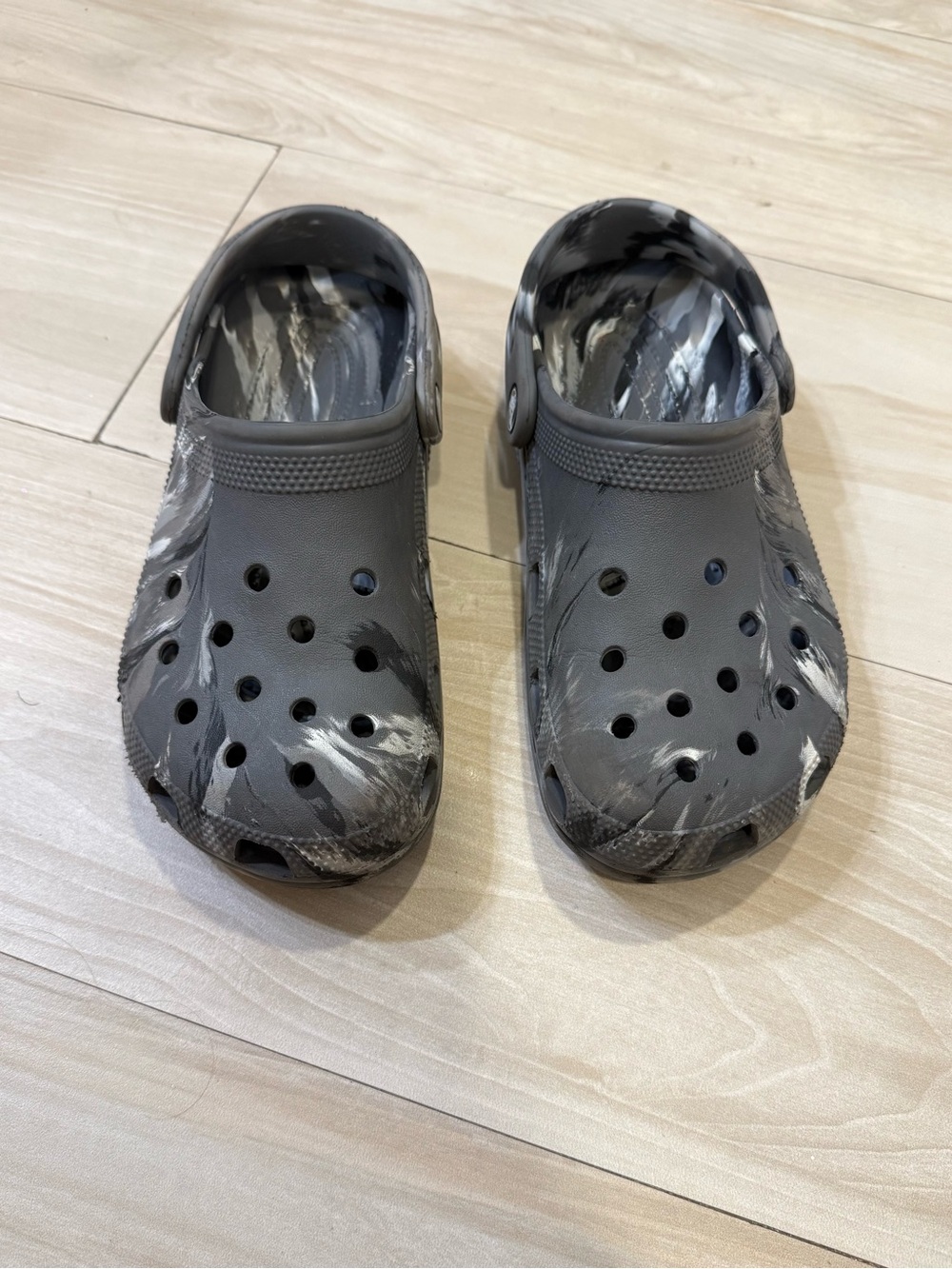 CROCS Kids Gray and White Marble Clogs